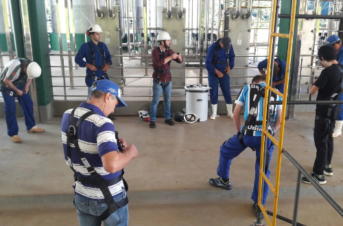 LEAL Realiza Entrega Tcnica na Tirol