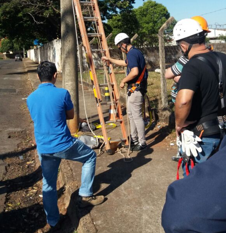 LEAL Realiza Entrega Tcnica em Grande Contratada de Telefonia