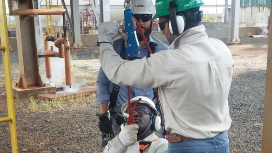 LEAL Realiza Demonstrao em Fabricante de leos Renovveis
