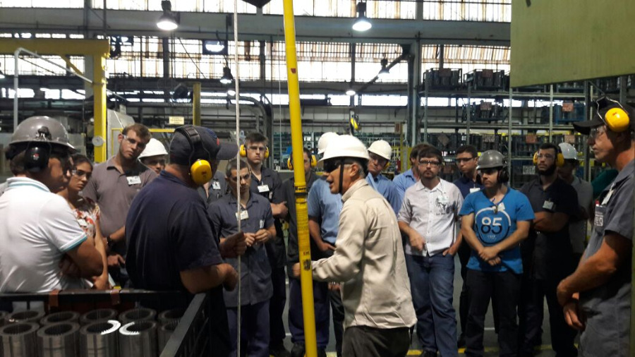 LEAL Realiza Apresentao em Fabricante de Equipamentos Eltricos