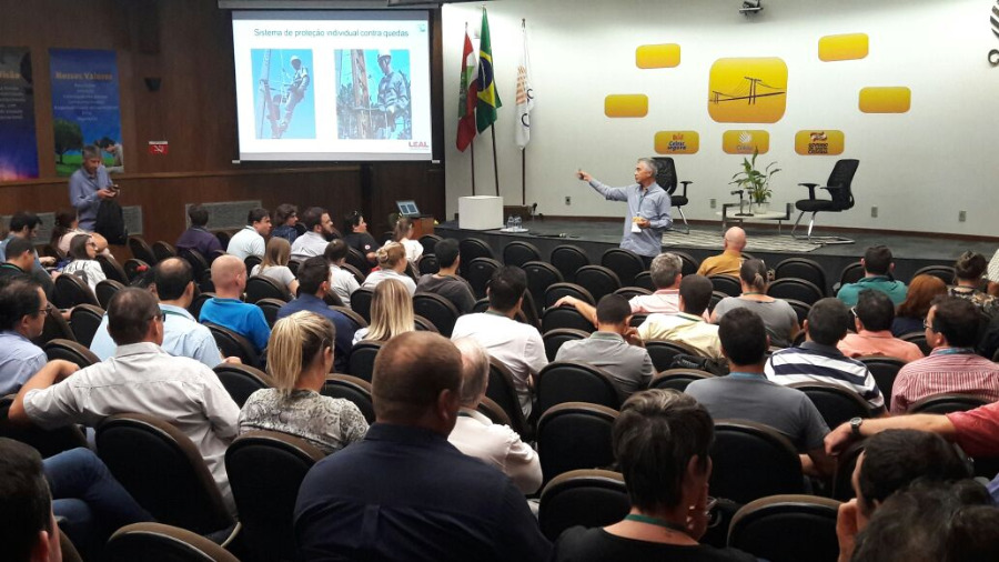 LEAL ApoiaSeminrio de Segurana de Empresas de Energia
