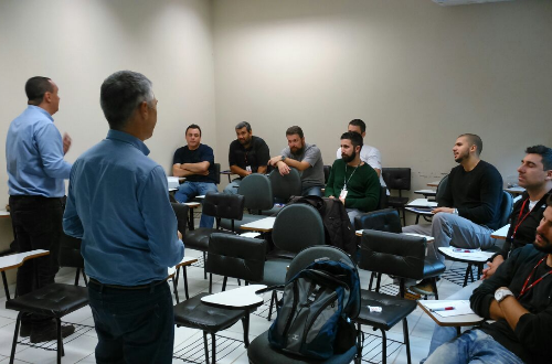 LEAL Ministra Curso Na CEEE Transmisso