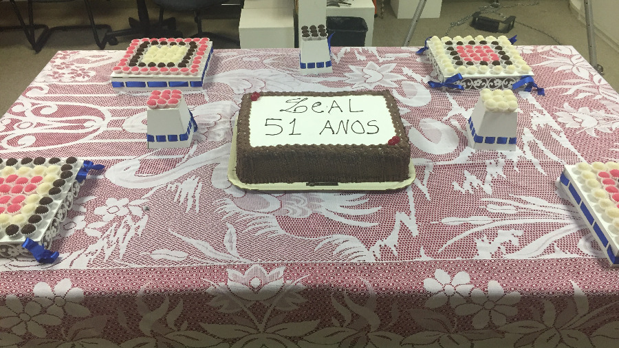 Funcionrios da LEAL Comemoram os 51 Anos da Empresa