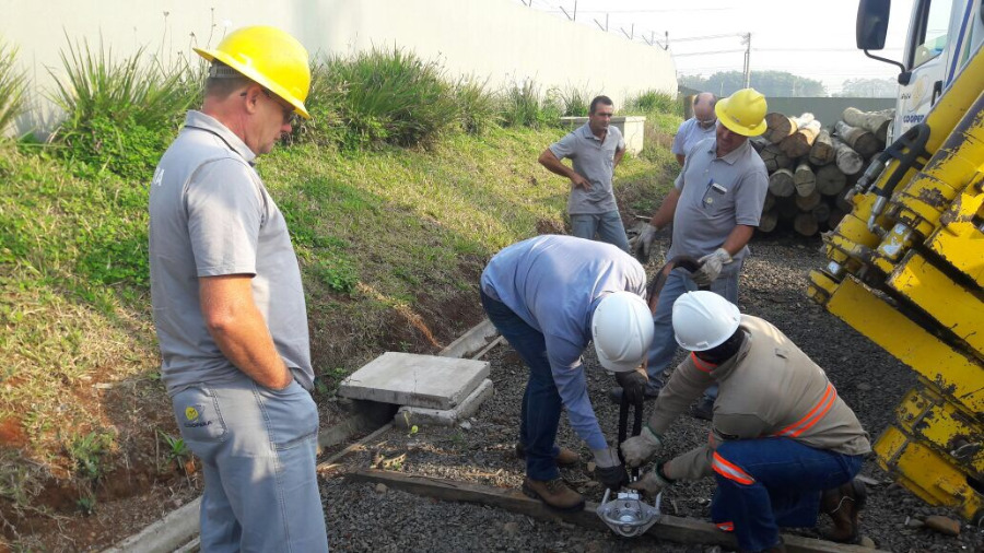 LEAL Realiza Demonstrao de Produto Em Cooperativa de Eletrificao