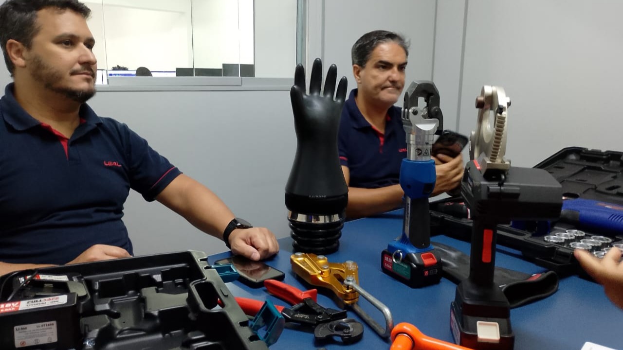 Ferramentas hidráulicas da Leal em destaque em MG