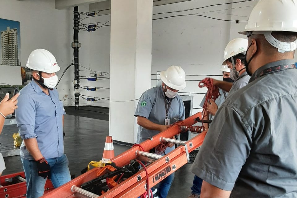LEAL realiza reciclagem de trabalho em altura