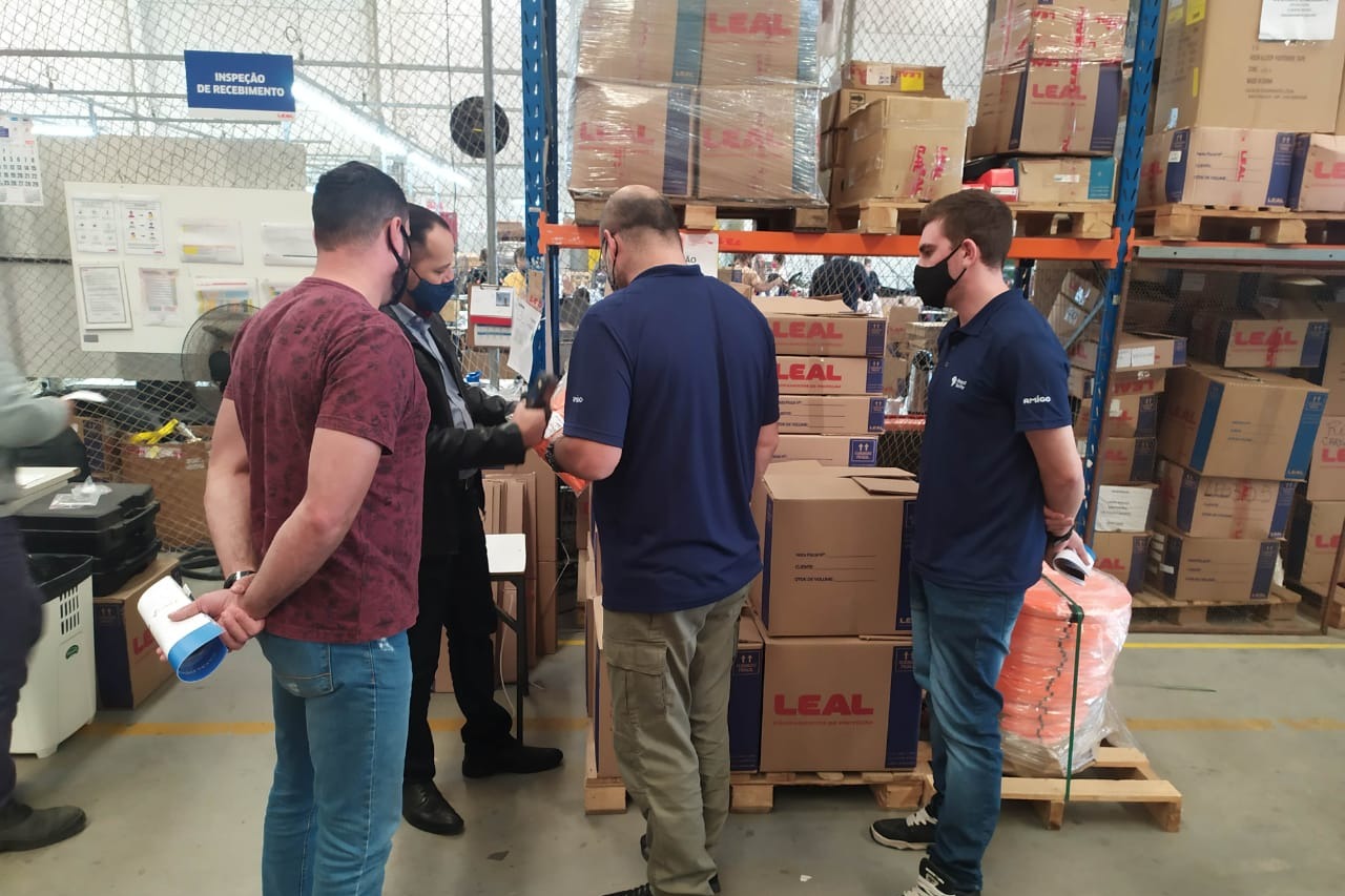 LEAL recebe visita na sua fbrica em Navegantes