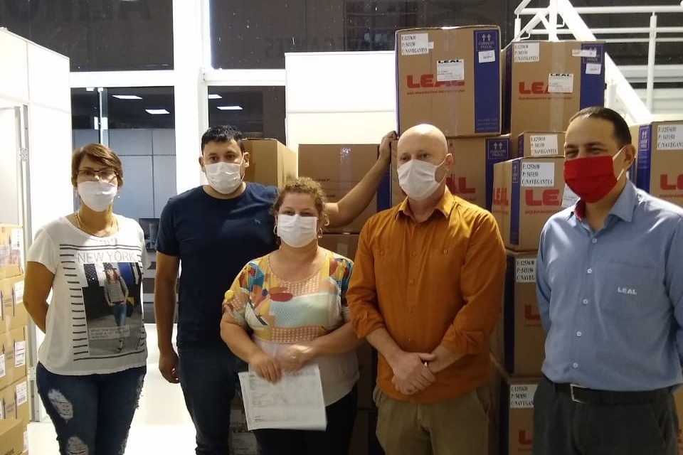 LEAL realiza doao de EPIs
