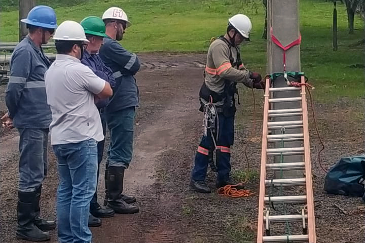 Leal leva Entrega Tcnica de Carretilha Tripa Ao em Panambi - RS