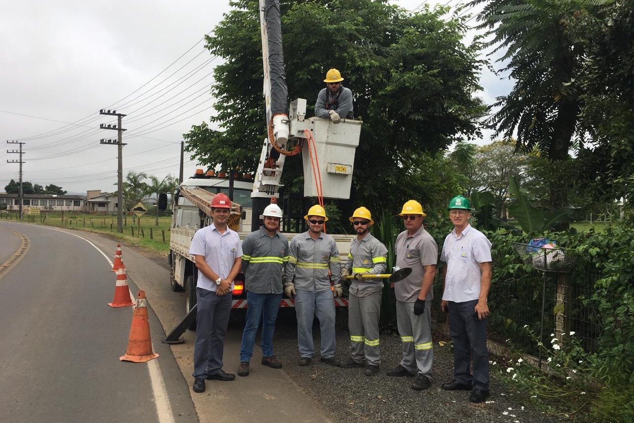 Demonstrao de Ferramentas em Cooperativa em Santa Catarina