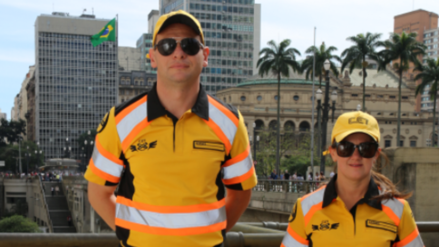 LEAL Doa Novos Uniformes Para a CET