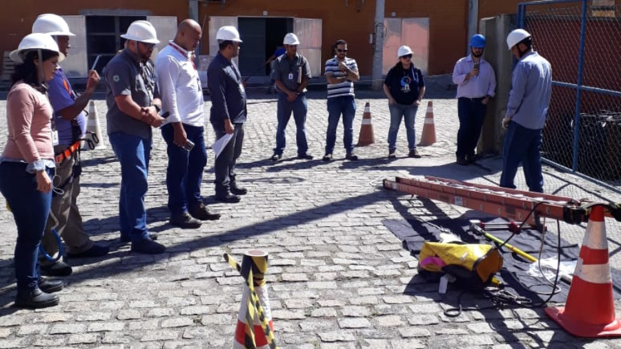Apresentao em Contratada no Rio de Janeiro